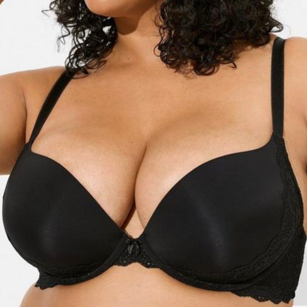 Torrid xo plunge push up bra sz 46DD